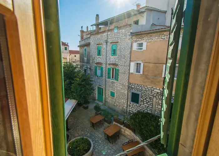 度假居 Neda 希贝尼克